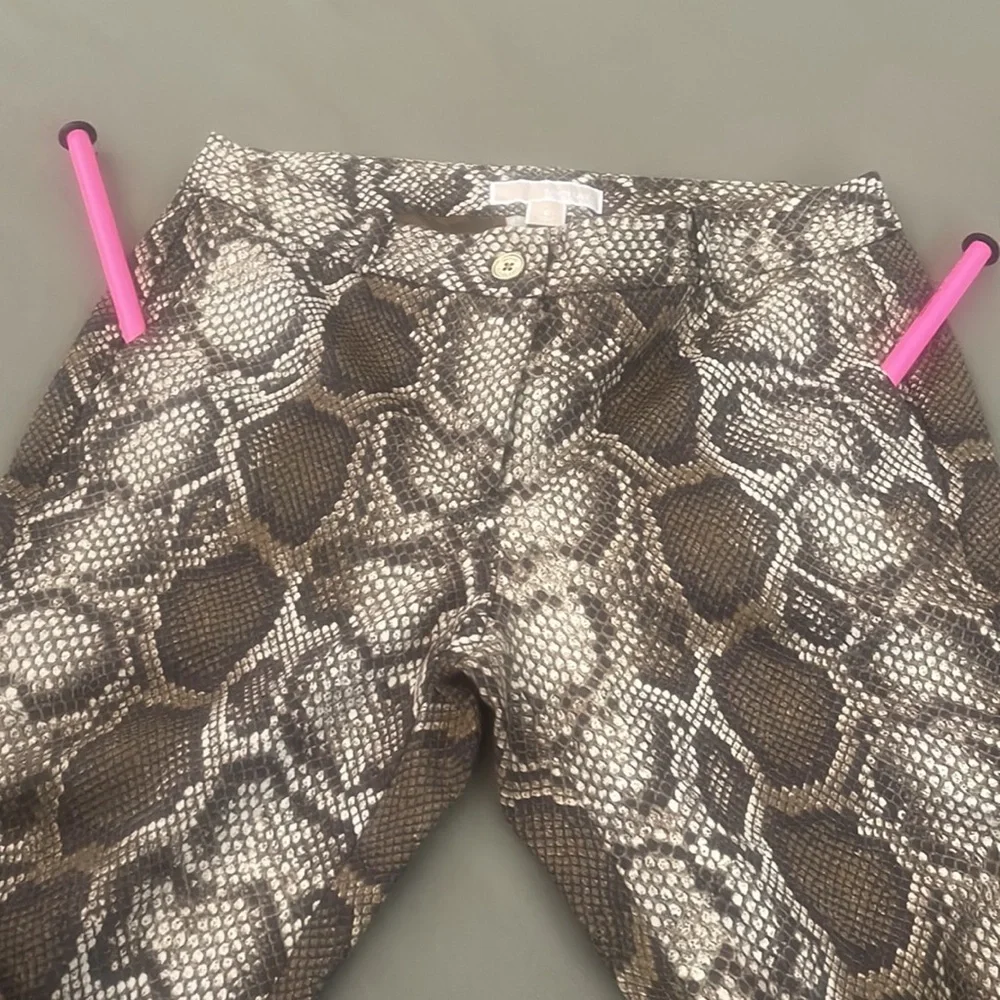 MICHAEL KORS Snake-Print  brown size 6” Women’s Jeans W Pockets front and Back